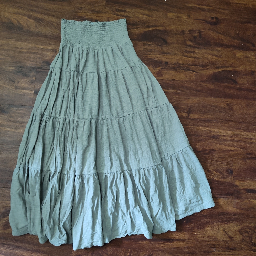 Chic Black Maxi Skirt with Flowing Design